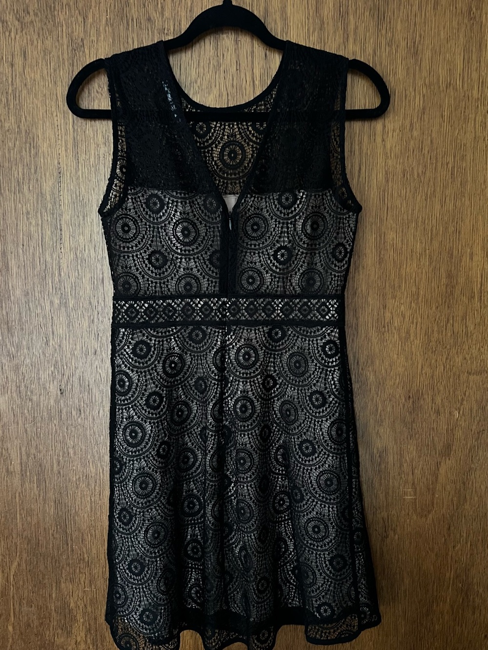 Zara Black Lace Sleeveless Dress - Elegant Sheath Style - Picture 2 of 6